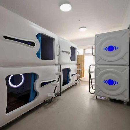 Hostel Space Capsule Madrid Ngoại thất bức ảnh