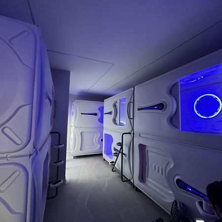 Hostel Space Capsule Madrid Ngoại thất bức ảnh