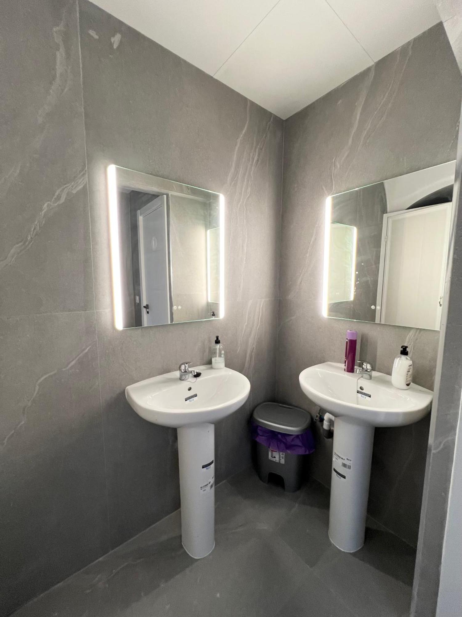 Hostel Space Capsule Madrid Ngoại thất bức ảnh