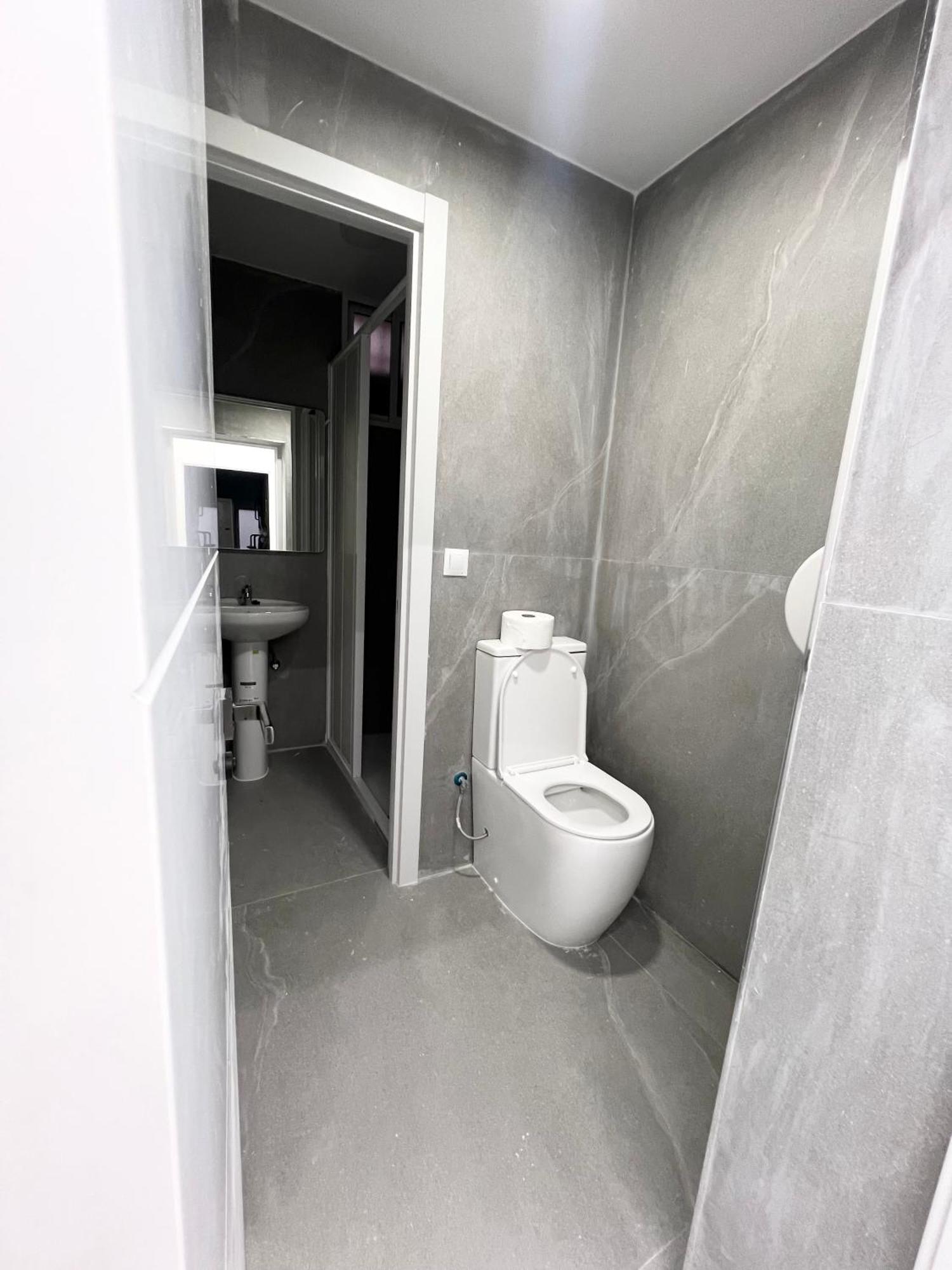Hostel Space Capsule Madrid Ngoại thất bức ảnh