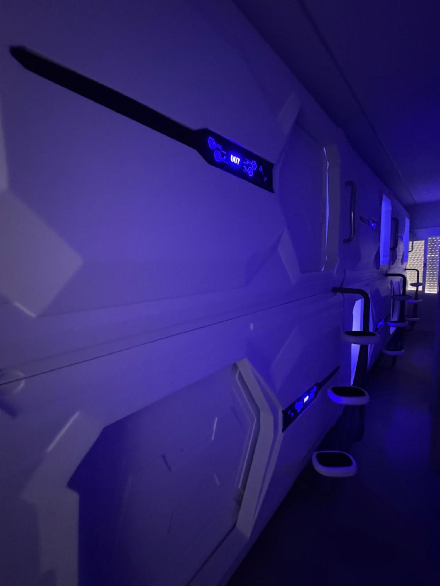 Hostel Space Capsule Madrid Ngoại thất bức ảnh